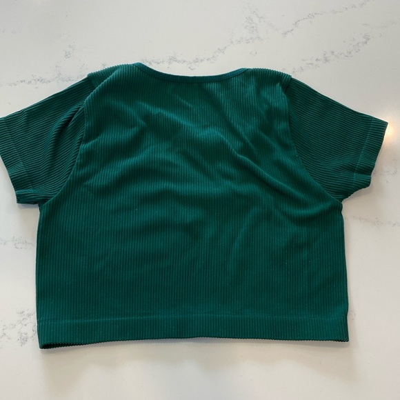 Garage Hunter Green V-neck plunge short sleeve ribbed fitted cropped T Size Med - Picture 4 of 4
